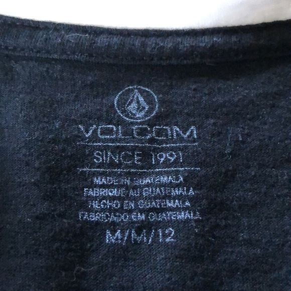 Volcom Stone size M. Black tee shirt with white trim. - Picture 5 of 5